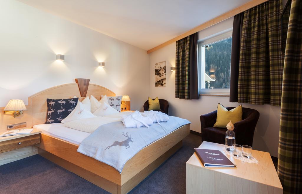 Hotel Hochland Nauders Pokoj fotografie